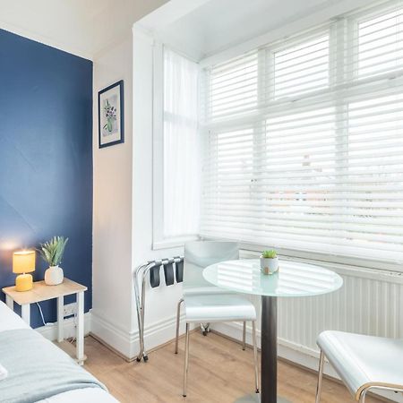 Private Room 4 With Kitchenette By Cb Stays No Minimum Stays 캠브리지 외부 사진